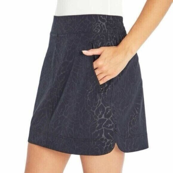 Orvis Embossed Pull On Skort - Picture 1 of 10